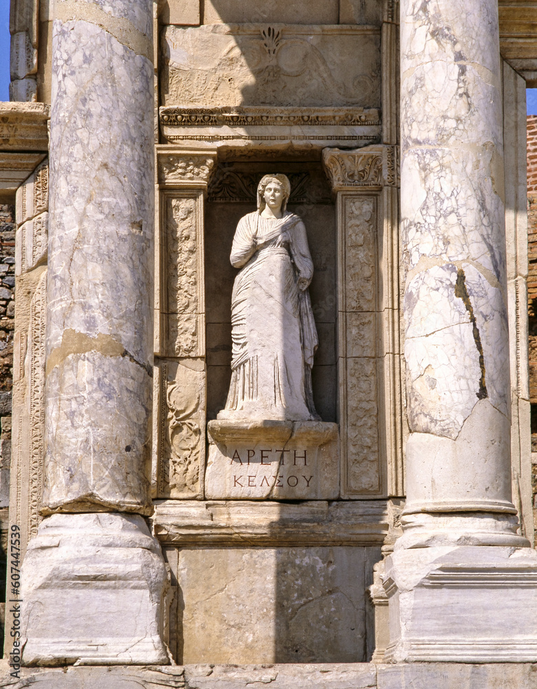 トルコ・エフェソス（エフェス）遺跡、ケルスス（セルシウス）図書館の彫像、Celsus Kütüphanesi