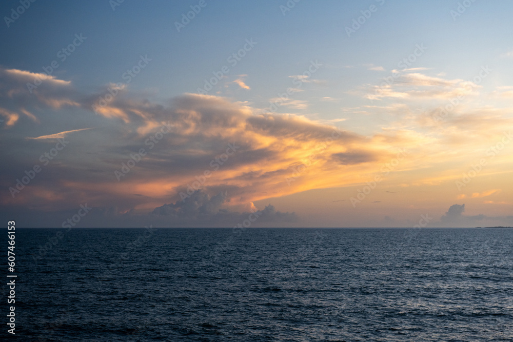 the sea, the sky and the horizon