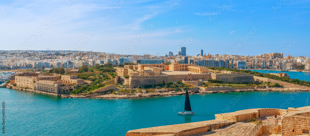 Obraz na płótnie Valletta, Malta island, Europe. Cityscape and Mediterranean sea w salonie