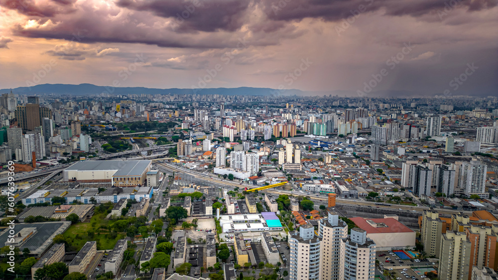 Fototapeta premium Bairro Paulista Cambuci Cidade São Paulo Urbano Igreja Escola Largo Ruas Avenidas Metrópole Construção Arquitetura Engenharia Paisagem Centro Glicério Aclimação Vila Monumento Paróquia Prédios