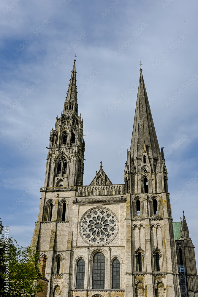 Chartres, Kathedrale, Notre-Dame, Altstadt, Altstadthäuser, Kirchenfenster, Fluss, Eure, Sommer,  Frankreich