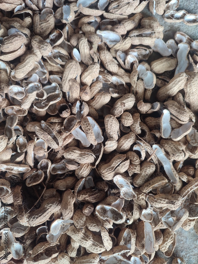 Peanut shells have health benefits, namely being able to reduce the risk of various degenerative diseases. Peanut shells have health benefits, namely being able to reduce the risk of various degenerative diseases.