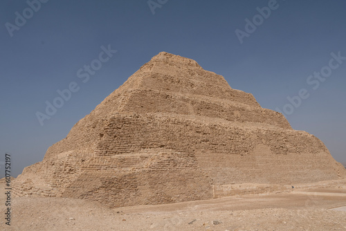 La Pir  mide escalonada de Zoser  Saqqara  Egipto
