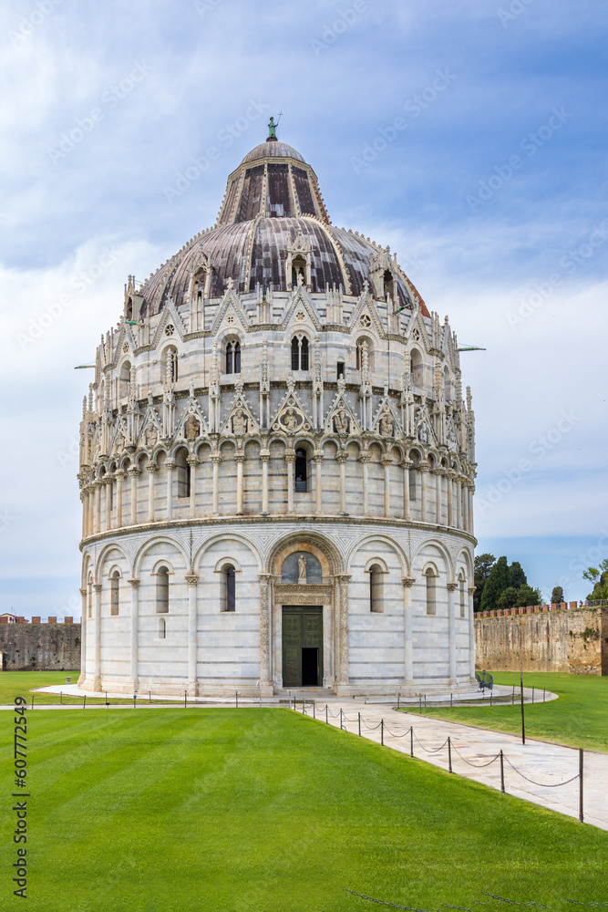 Baptisterium am schiefen Turm von Pisa