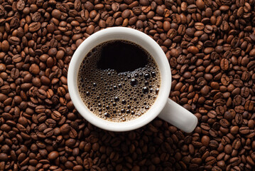 Leinwandbilder Kaffee Bar Kleiner brasilianischer Kaffee in Tasse  © Rafaela Cheiran