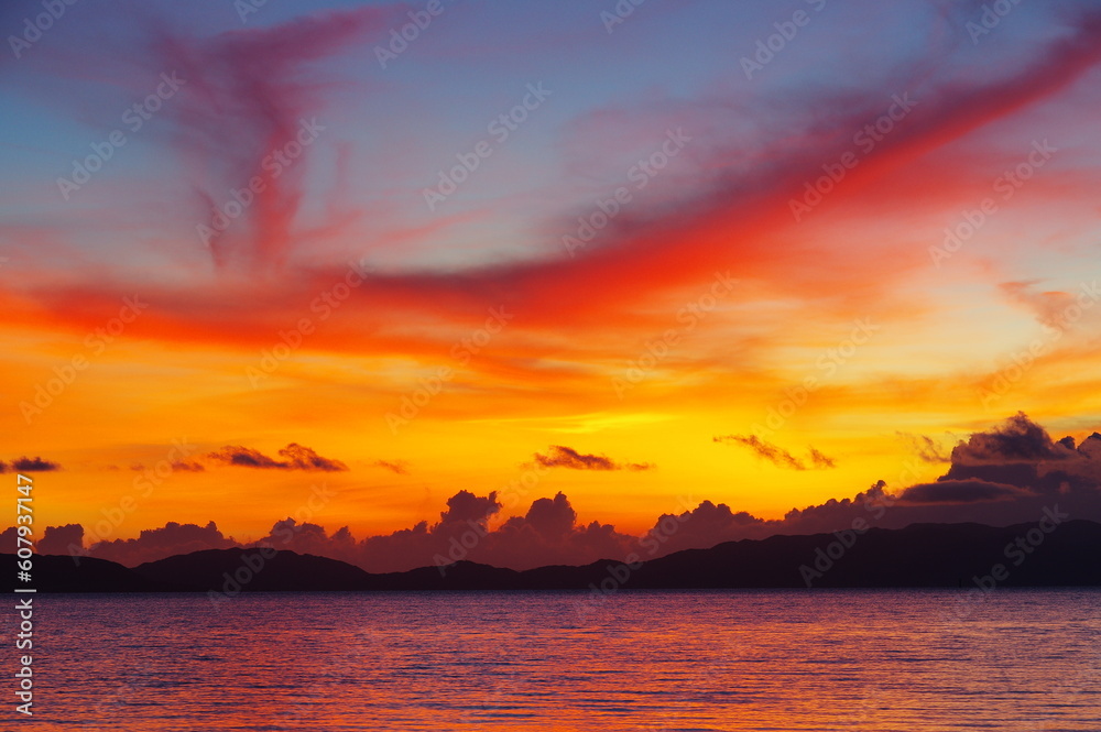 沖縄県小浜島　トゥマールビーチで撮影した美しい朝焼け