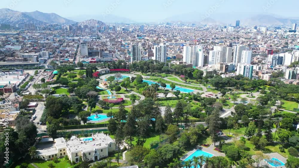 Parque de las aguas ubicado en el centro de Lima, Perú.