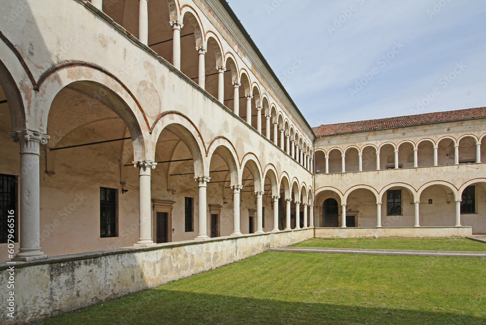 il Chiostro grande dell'abbazia olivetana di Rodengo Saiano