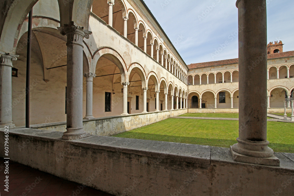 il Chiostro grande dell'abbazia olivetana di Rodengo Saiano