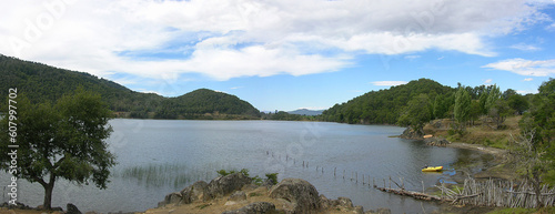 Panorama laguna natural