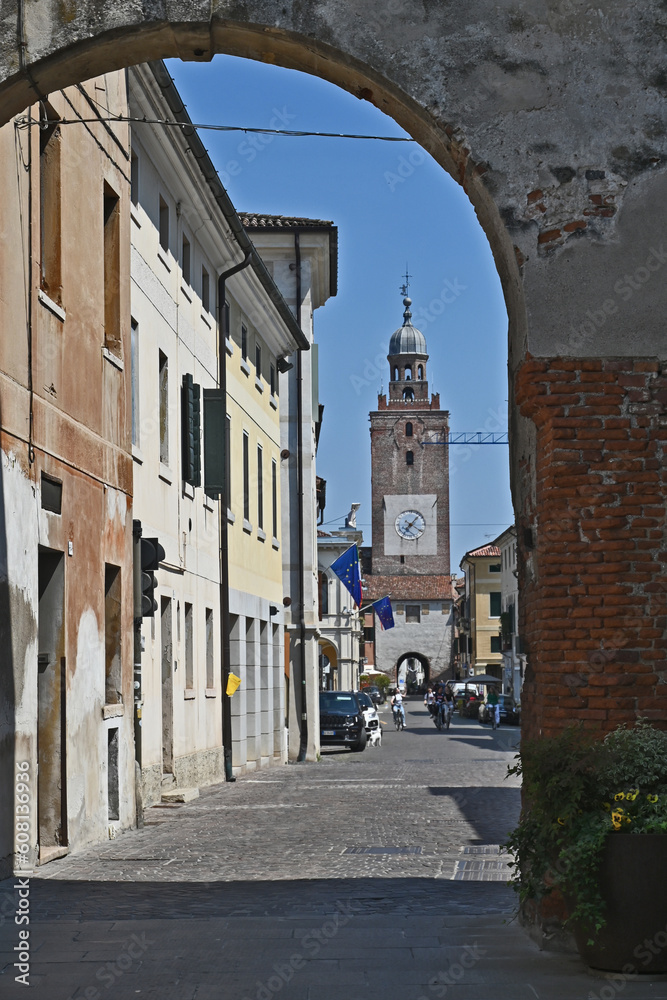 Castelfranco veneto, le antiche mura e torri della città - Treviso