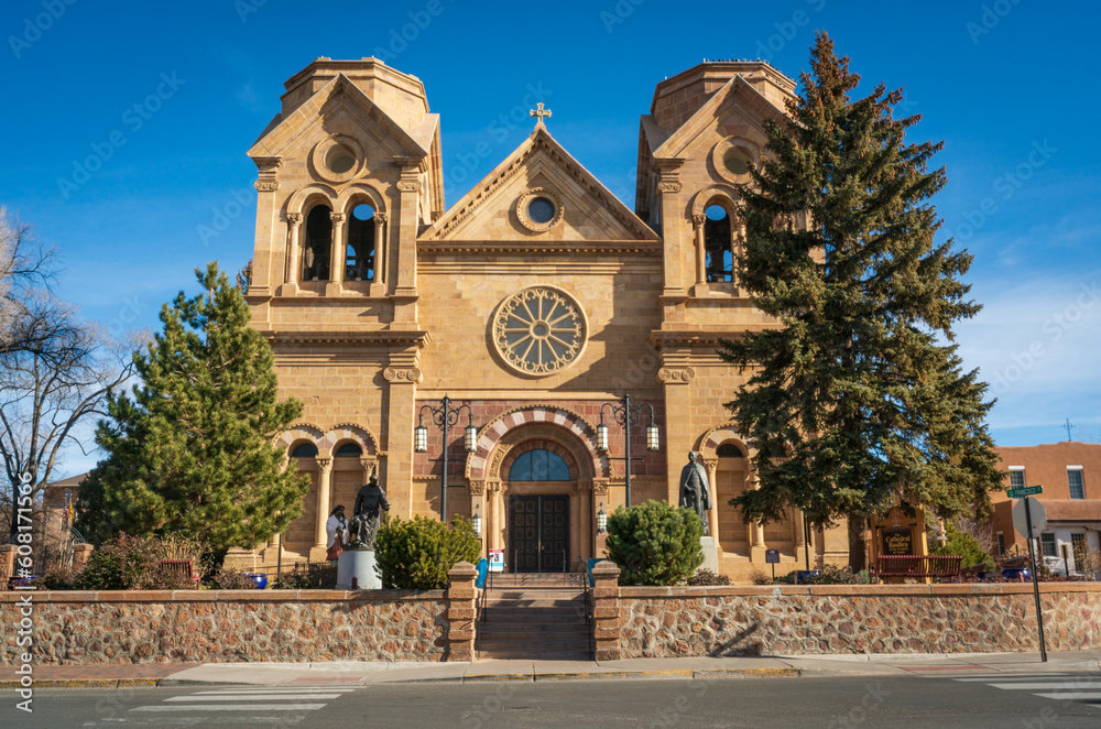 Fototapeta premium Historic Cathedral Basilica of Frances of Assisi, Santa Fe, New Mexico