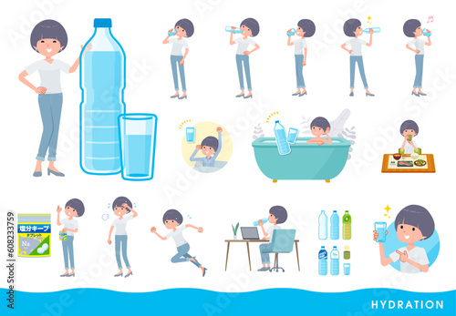 水を飲むTシャツマッシュヘア女性のセット