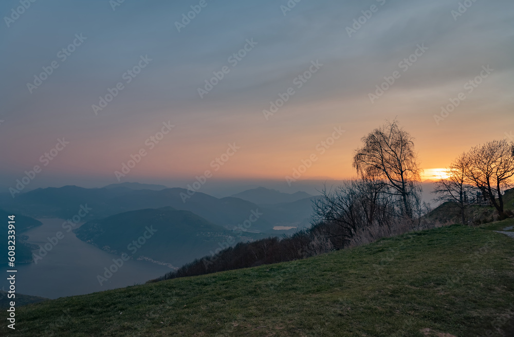 Fototapeta premium sunset in the mountains