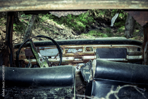 Schrottauto in einem Wlad
