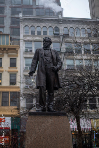 monument to the soldiers