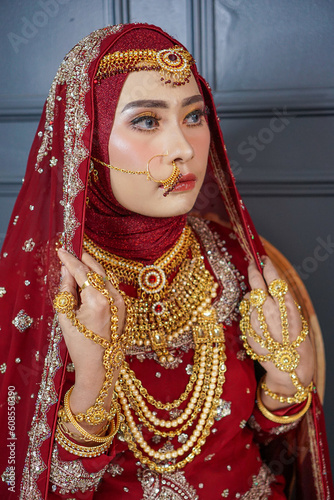 Beautiful close up muslim hijab asian woman wearing traditional indian saree