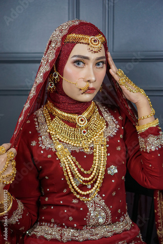 Beautiful close up muslim hijab asian woman wearing traditional indian saree