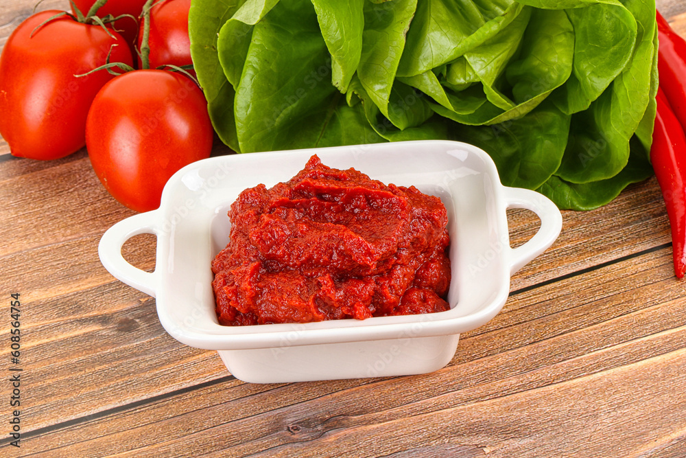 Tomato puree sauce for cooking