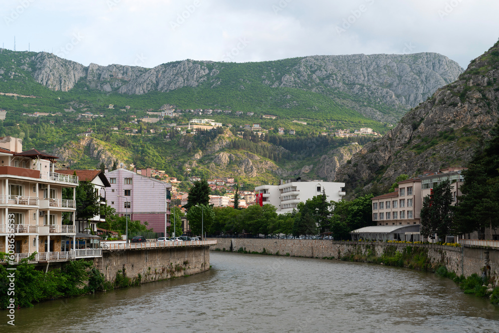 Obraz premium View of Yesilirmak in the city of Amasya, Turkey