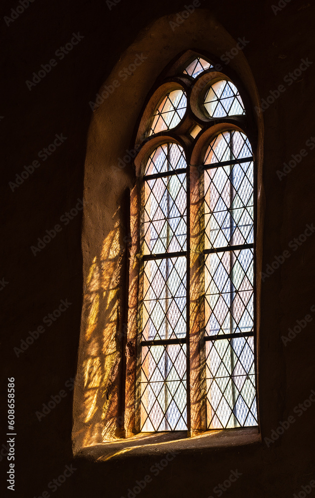 Chapelle Sainte-Anne à Kaysersberg vignoble, fenêtre en arc brisé avec lancettes en plein cintre, CeA, Alsace, Grand Est, France