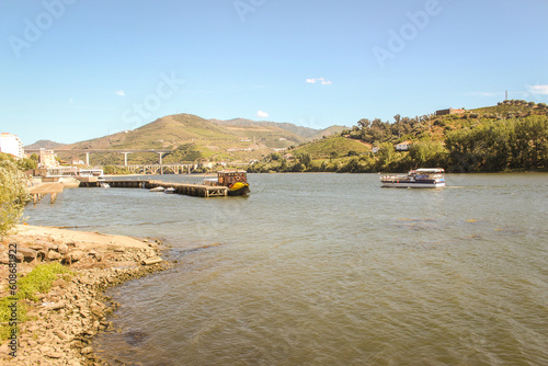 Rio Douro com barcos - VILA REAL photo