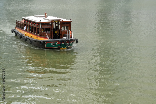 Singapore river boat