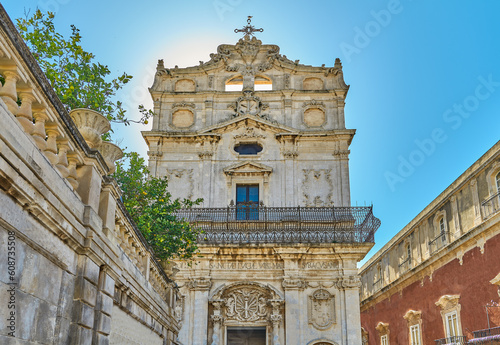 Syracuse and the famous monuments of sacred art