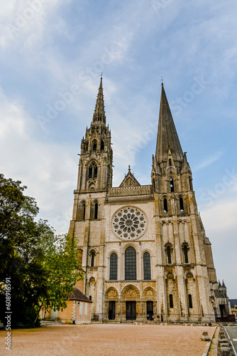 Chartres, Kathedrale, Notre-Dame, Altstadt, Altstadthäuser, Kirchenfenster, Fluss, Eure, Sommer, Abendstimmung, Frankreich