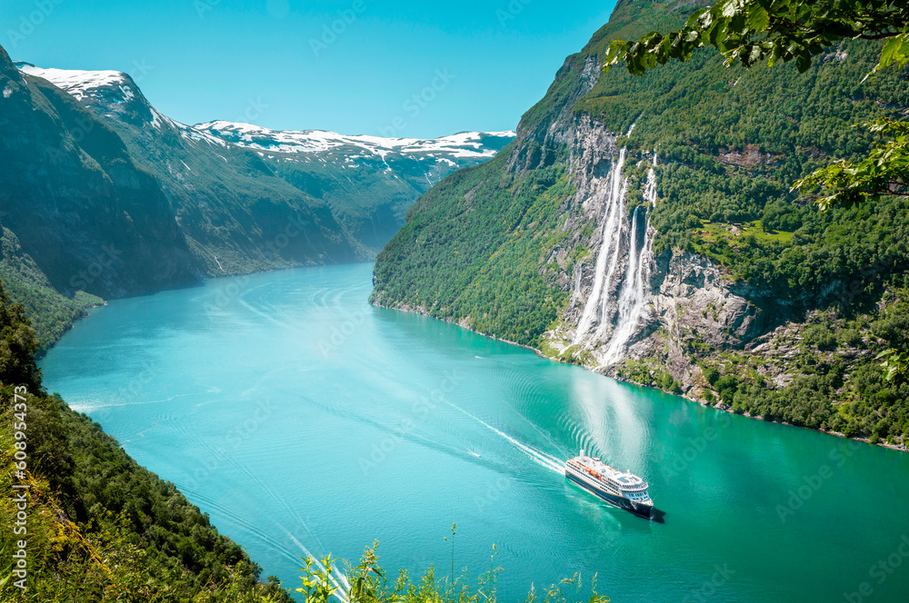Seven Sisters waterfall in Geirangerfjord, Norway - obrazy, fototapety, plakaty 
