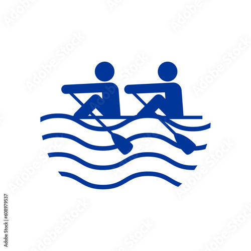 Logo club de piragüismo. Silueta de equipo de remeros en fila en kayak o canoa con olas de mar