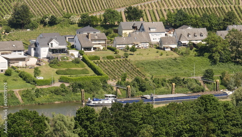 Schiff vor Anker an der Mosel bei Detzem photo