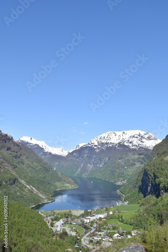 Fototapeta Naklejka Na Ścianę i Meble -  Campingplatz und Wasserfall Geirangerfjord Norwegen