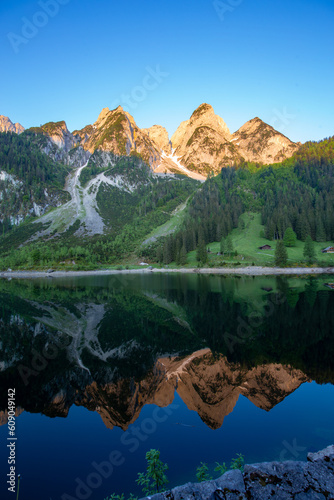 Fototapeta Naklejka Na Ścianę i Meble -  Dawn on the Alpine lake.