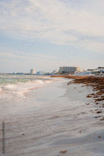 Mar playa y hoteles en Cancún