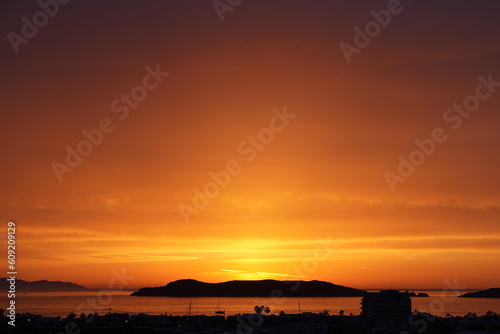 Atardecer frente a la isla el venado