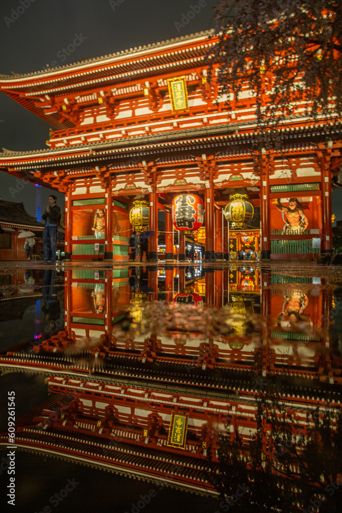 雨の浅草浅草寺