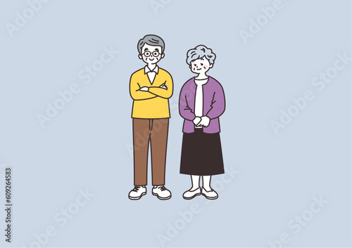 寄り添う笑顔の老夫婦