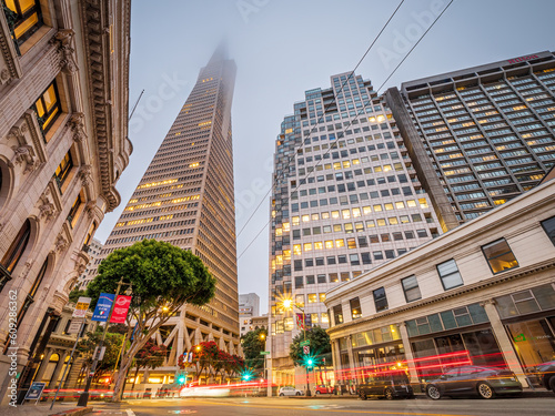 The San Francisco Transamerica Pyramid as one of the fascinating buildings at the financial district of the city © Wolfgang Hauke