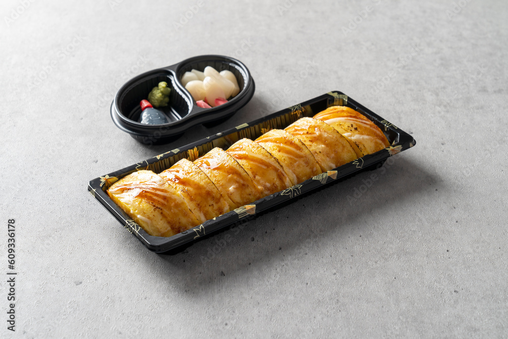 Salmon belly, sushi, tuna sashimi, tuna, shrimp, assorted, soy sauce