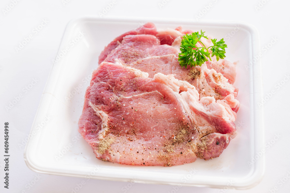 塩胡椒した豚ロース肉
