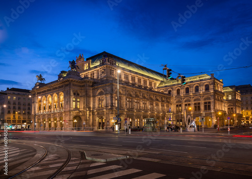 Photography Illuminated Vienna Opera House during blue hour / twilight