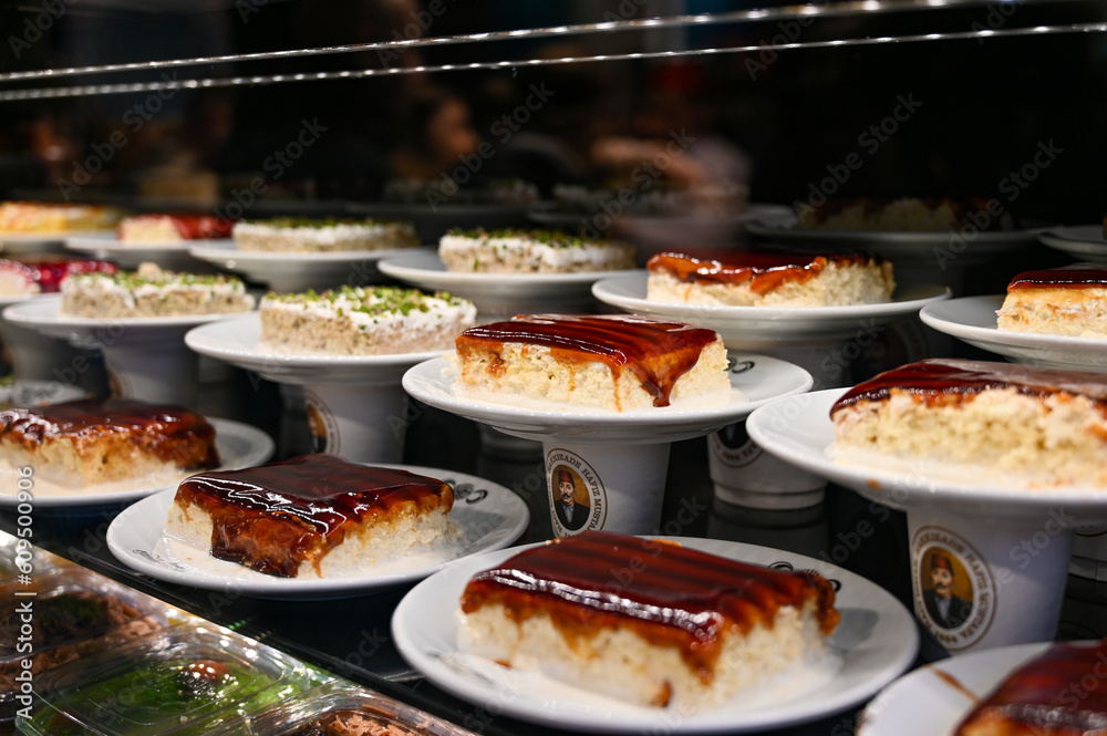 Φωτογραφία In the Hakkizade Hafiz Mustafa 1864 patisserie shop in Istanbul