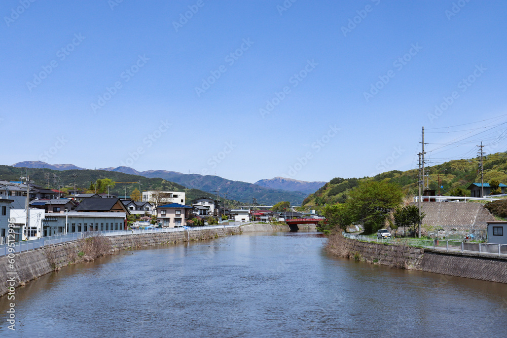 Fototapeta premium 天竜川（長野県岡谷市）