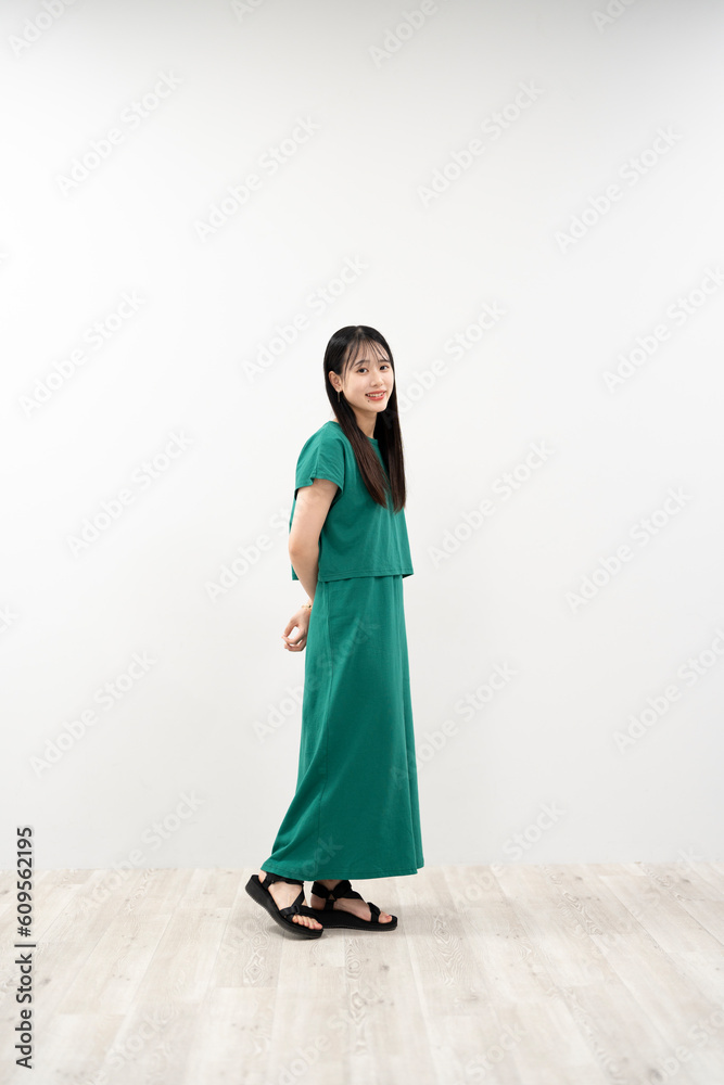 Fototapeta premium 爽やかな若い女性