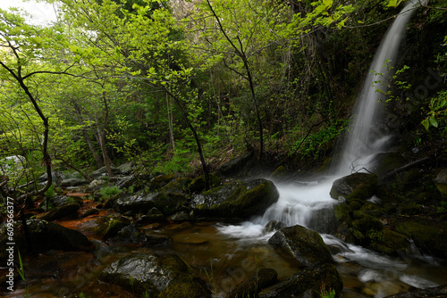 Wasserfall in Kokkino Nero  Griechenland  Waterfall in Kokkino Nero  Greece  