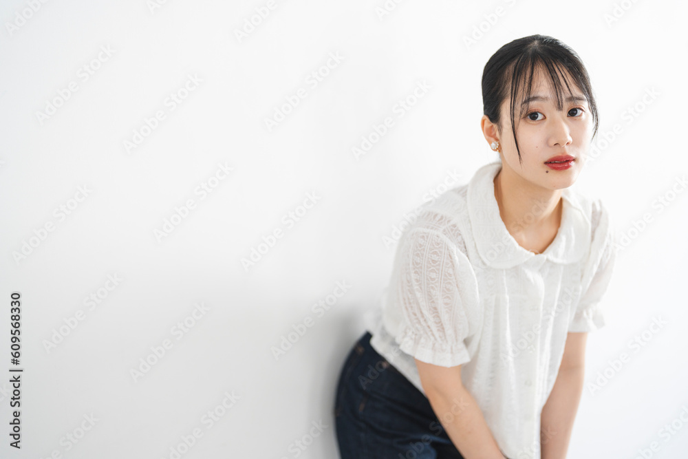 爽やかな若い女性 爽やかな若い女性