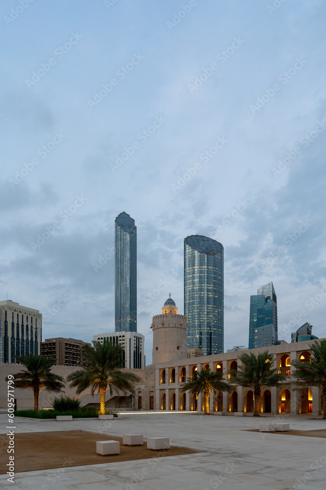 Obraz premium Qasr Al Hosn fort in center of Abu Dhabi (UAE) the old palace of the ruling family.