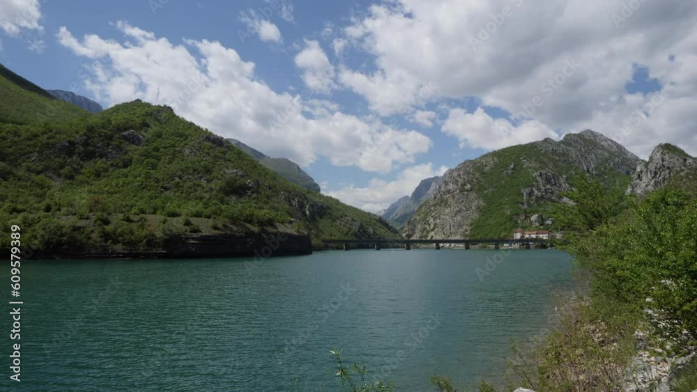 The Neretva and its valley, an almost untouched nature with its mountains, Die Neretva und ihr Tal, eine nahezu unberührte Natur mit ihrer massiven Bergkette und die Drežanka fließt hier in den Fluss The Neretva and its valley, an almost untouched nature with its mountains, Die Neretva und ihr Tal, eine nahezu unberührte Natur mit ihrer massiven Bergkette und die Drežanka fließt hier in den Fluss