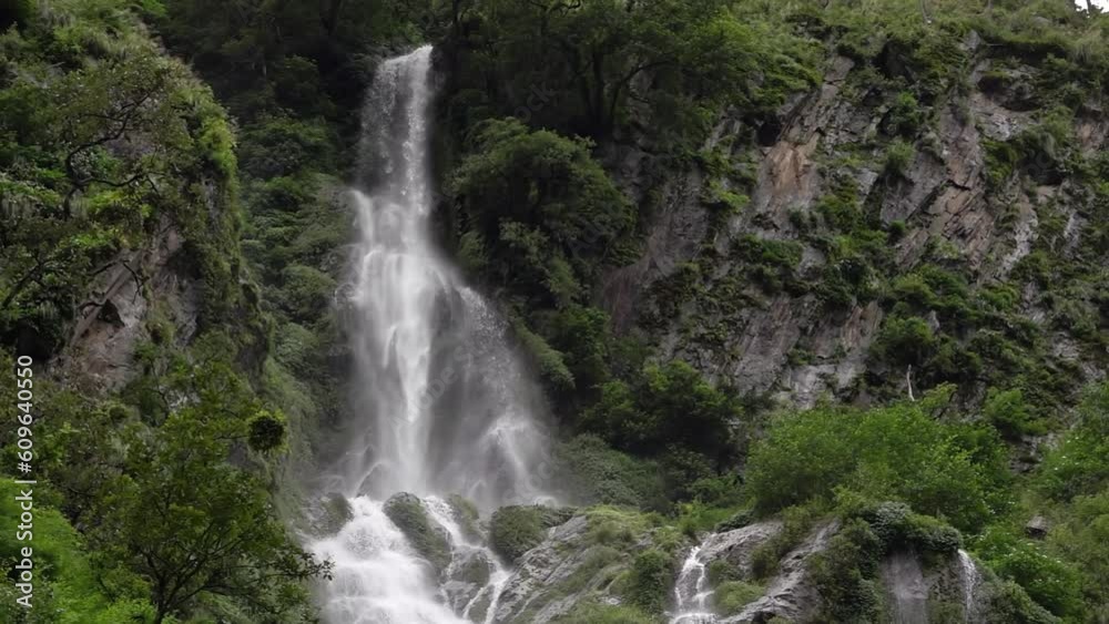 Large waterfall between cliffs and rainforest
langtang region nepal, 2023
Large waterfall between cliffs and rainforest
langtang region nepal, 2023